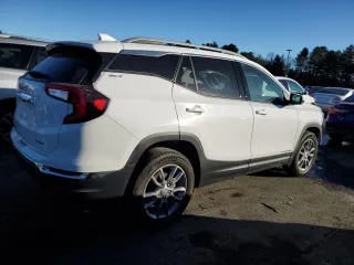 2022 GMC Terrain SLT with VIN 3GKALVEV4NL182250, listed as a Copart auction lot 43032445 with 23,602 mi miles and Salvage Title. Bid and sale history available at DreamBid. Image 3.