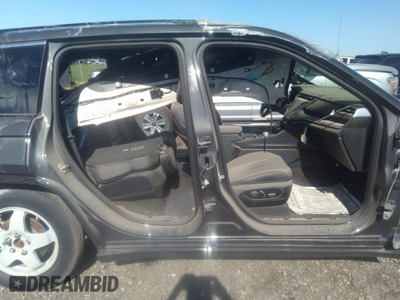 2023 Jeep Grand Cherokee Overland z VIN 1C4RJHDG4PC548084, wystawiony jako IAAI lot #39515221 z przebiegiem Nie podano mil oraz . Historia ofert i sprzedaży dostępna na DreamBid. Obrazek 13.