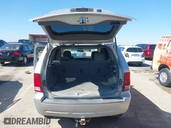 2007 Jeep Grand Cherokee Laredo z VIN 1J8GR48K67C543257, wystawiony jako IAAI lot #41733644 z przebiegiem 201 936 mil mil oraz . Historia ofert i sprzedaży dostępna na DreamBid. Obrazek 17.