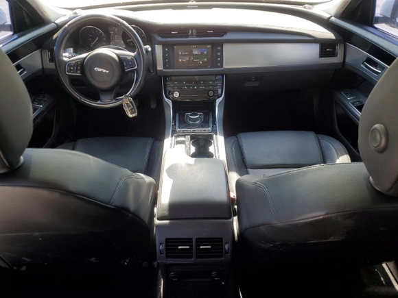 2018 Jaguar XF 25t with VIN SAJBR4FX1JCY61635, listed as a Copart auction lot 42906215 with 68,144 mi miles and Salvage Title. Bid and sale history available at DreamBid. Image 8.