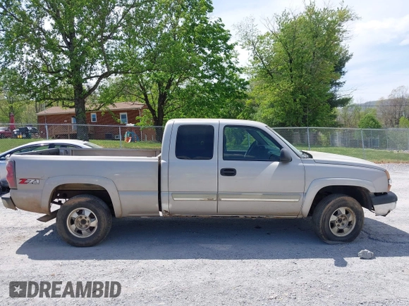 2005 Chevrolet Silverado 1500 Z71 with VIN 1GCEK19Z15Z192815, listed as a IAAI auction lot 42071205 with 352,883 mi miles. Bid and sale history available at carsss.com. Image 14.