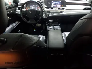 2019 Lexus ES 350 with VIN 58ABZ1B13KU015148, listed as a Copart auction lot 63555005 with 137,882 mi miles and Non repairable. Bid and sale history available at DreamBid. Image 8.