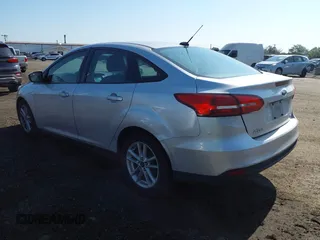 2015 Ford Focus SE с VIN 1FADP3F24FL301732, выставлен на аукционе IAAI как лот 42539183 с пробегом 127 045 миль миль и . История ставок и продаж доступна на DreamBid. Изображение 3.