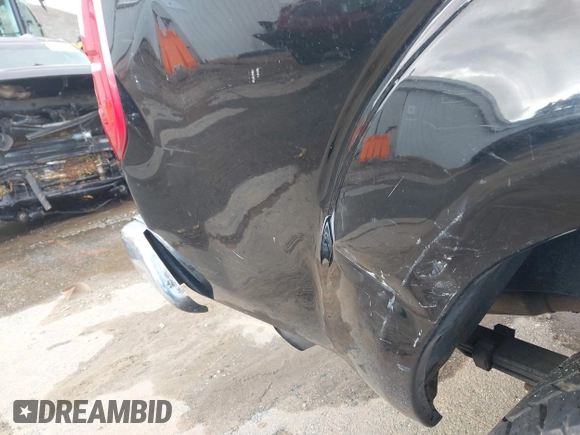 2007 Nissan Frontier SE z VIN 1N6AD09U97C454851, wystawiony jako IAAI lot #41566108 z przebiegiem 224 251 mil mil oraz . Historia ofert i sprzedaży dostępna na DreamBid. Obrazek 18.