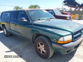 2000 Dodge Dakota z VIN 1B7GL22X0YS524339, wystawiony jako IAAI lot #42290146 z przebiegiem 140 760 mil mil oraz . Historia ofert i sprzedaży dostępna na DreamBid. Obrazek 1.
