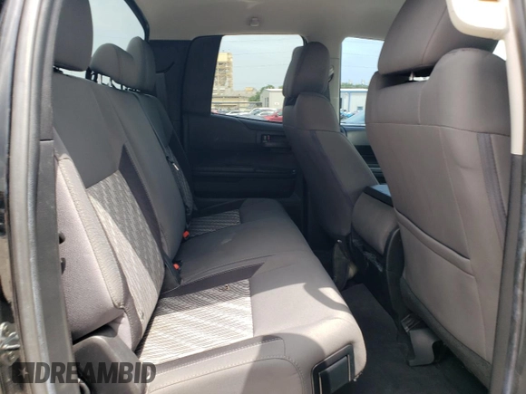 2021 Toyota Tundra SR z VIN 5TFRY5F17MX286018, wystawiony jako Copart lot #61780125 z przebiegiem 83 161 mil mil oraz Szkoda całkowita • Salvage title. Historia ofert i sprzedaży dostępna na DreamBid. Obrazek 10.