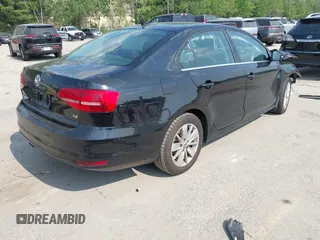 2015 Volkswagen Jetta SE с VIN 3VWLA7AJ4FM328759, выставлен на аукционе IAAI как лот 42451955 с пробегом 260 821 миль миль и . История ставок и продаж доступна на DreamBid. Изображение 4.