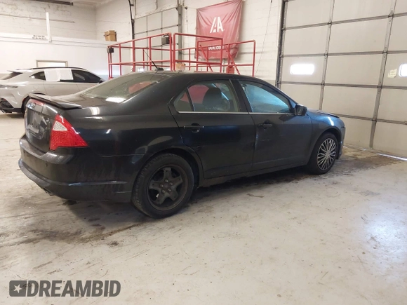 2010 Ford Fusion SE with VIN 3FAHP0HA3AR169898, listed as a IAAI auction lot 41033517 with 194,856 mi miles. Bid and sale history available at carsss.com. Image 4.