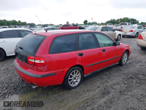 2001 Volvo V40 с VIN YV1VW295X1F632284, выставлен на аукционе IAAI как лот 42426338 с пробегом 161 048 миль миль и . История ставок и продаж доступна на DreamBid. Изображение 4.