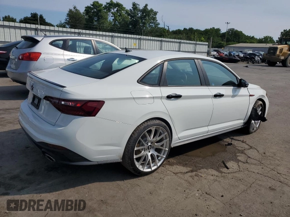 2024 Volkswagen Jetta GLI 40th Anniversary Edition z VIN 3VW8T7BU4RM027535, wystawiony jako Copart lot #64557924 z przebiegiem 16 010 mil mil oraz Szkoda całkowita • Salvage title. Historia ofert i sprzedaży dostępna na DreamBid. Obrazek 3.