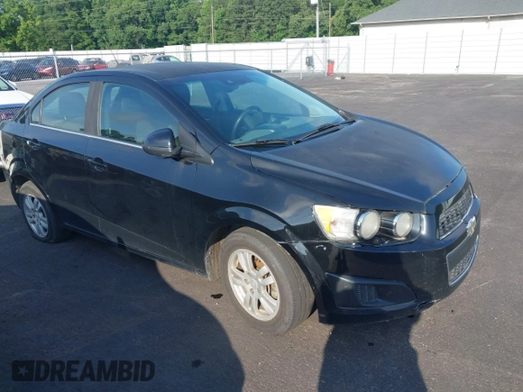 2016 Chevrolet Sonic LT z VIN 1G1JC5SH0G4108237, wystawiony jako IAAI lot #42413352 z przebiegiem 196 185 mil mil oraz . Historia ofert i sprzedaży dostępna na DreamBid. Obrazek 1.