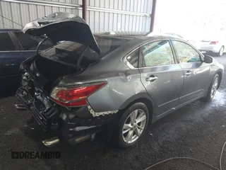 2015 Nissan Altima 2.5 S with VIN 1N4AL3AP8FC269224, listed as a IAAI auction lot 42021842 with 211,816 mi miles and . Bid and sale history available at carsss.com. Image 4.