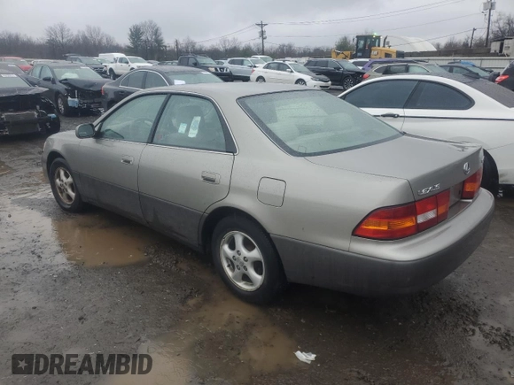 1998 Lexus ES 300 Luxury Sport Sdn with VIN JT8BF28G8W0128577, listed as a Copart auction lot 84502984 with 52,285 mi miles and Clean Title. Bid and sale history available at carsss.com. Image 2.