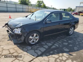 2008 Volkswagen Jetta SE with VIN 3VWRZ81K88M141660, listed as a Copart auction lot 62281345 with 148,672 mi miles and Salvage title. Bid and sale history available at DreamBid. Image 1.