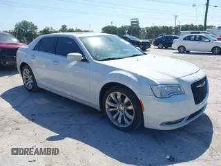 2018 Chrysler 300 Touring z VIN 2C3CCAAG9JH262459, wystawiony jako IAAI lot #42063815 z przebiegiem 135 472 mil mil oraz . Historia ofert i sprzedaży dostępna na DreamBid. Obrazek 1.