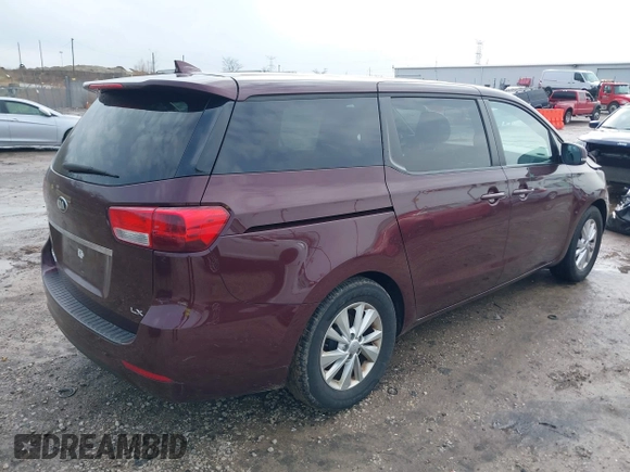 2017 Kia Sedona LX with VIN KNDMB5C12H6236364, listed as a IAAI auction lot 41924391 with 100,546 mi miles. Bid and sale history available at carsss.com. Image 4.