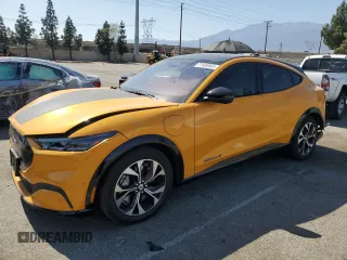 2022 Ford Mustang Mach-E Premium с VIN 3FMTK3SUXNMA45889, выставлен на аукционе Copart как лот 57605965 с пробегом 23 841 миль миль и Списание • Salvage title. История ставок и продаж доступна на DreamBid. Изображение 1.