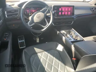 2024 Volkswagen Atlas SEL Premium R-Line with VIN 1V2FE2CA8RC209296, listed as a Copart auction lot 51262385 with 10,914 mi miles and Salvage title. Bid and sale history available at DreamBid. Image 8.