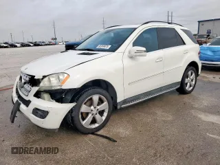 2011 Mercedes-Benz M 350 z VIN 4JGBB5GB2BA634586, wystawiony jako Copart lot #56959875 z przebiegiem 145 893 mil mil oraz Szkoda całkowita • Salvage title. Historia ofert i sprzedaży dostępna na DreamBid. Obrazek 1.