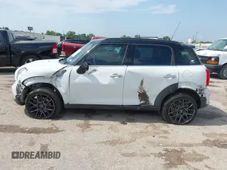 2016 MINI Countryman S with VIN WMWZC3C53GWP53582, listed as a IAAI auction lot 42400636 with Not provided miles and . Bid and sale history available at DreamBid. Image 14.