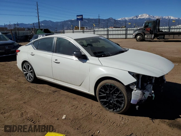 2019 Nissan Altima SR with VIN 1N4BL4CV3KC157849, listed as a Copart auction lot 47250495 with 111,094 mi miles and Salvage Title. Bid and sale history available at carsss.com. Image 4.