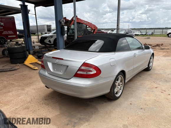 2004 Mercedes-Benz CLK 320 with VIN WDBTK65G04T026049, listed as a IAAI auction lot 42730114 with 120,122 mi miles and . Bid and sale history available at DreamBid. Image 4.