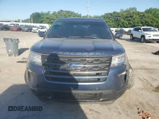 2018 Ford Explorer XLT z VIN 1FM5K7D86JGB07924, wystawiony jako Copart lot #56415575 z przebiegiem 151 540 mil mil oraz Szkody całkowita. Historia ofert i sprzedaży dostępna na DreamBid. Obrazek 5.