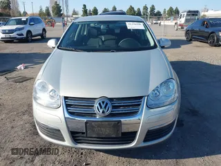 2010 Volkswagen Jetta Sedan S with VIN 3VWJZ7AJ0AM060706, listed as a IAAI auction lot 41238990 with 131,288 mi miles. Bid and sale history available at carsss.com. Image 12.