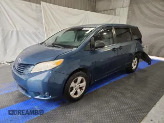 2011 Toyota Sienna z VIN 5TDZK3DC9BS164824, wystawiony jako Copart lot #59807405 z przebiegiem 167 082 mil mil oraz Szkoda całkowita • Salvage title. Historia ofert i sprzedaży dostępna na DreamBid. Obrazek 1.