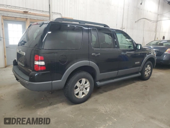 2006 Ford Explorer XLT z VIN 1FMEU73E06UB02857, wystawiony jako Copart lot #57403205 z przebiegiem 186 605 mil mil oraz Szkoda całkowita • Salvage title. Historia ofert i sprzedaży dostępna na DreamBid. Obrazek 3.