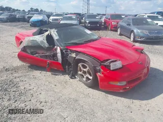 1998 Chevrolet Corvette with VIN 1G1YY32G7W5100799, listed as a IAAI auction lot 40437389 with 1 mi miles. Bid and sale history available at carsss.com. Image 1.