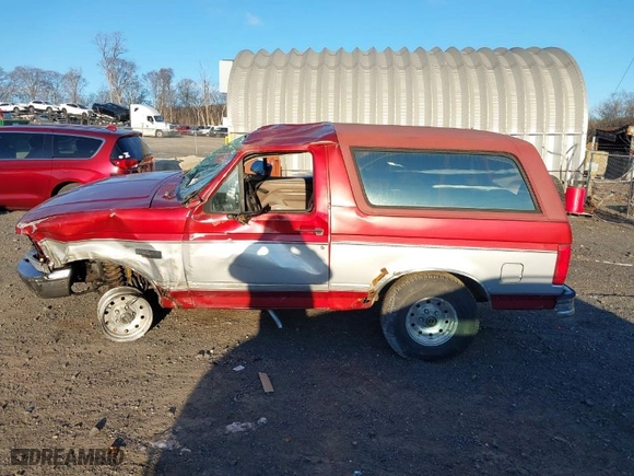 1996 Ford Bronco XL with VIN 1FMEU15N8TLA78223, listed as a IAAI auction lot 41282315 with 212,299 mi miles. Bid and sale history available at carsss.com. Image 14.