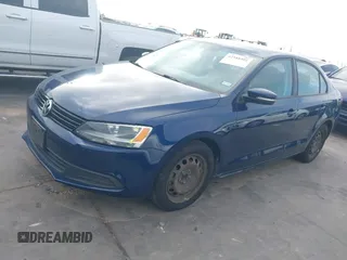 2014 Volkswagen Jetta SE z VIN 3VWD17AJ5EM369548, wystawiony jako IAAI lot #42588501 z przebiegiem 115 062 mil mil oraz . Historia ofert i sprzedaży dostępna na DreamBid. Obrazek 2.
