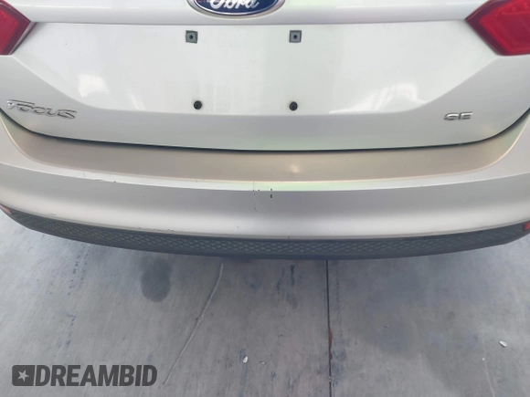 2013 Ford Focus SE with VIN 1FADP3F27DL375465, listed as a IAAI auction lot 42170250 with 123,427 mi miles. Bid and sale history available at carsss.com. Image 14.