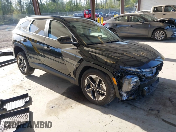 2025 Hyundai Tucson SEL with VIN 3KMJBCDE2SE004676, listed as a IAAI auction lot 42086914 with 1,717 mi miles. Bid and sale history available at carsss.com. Image 1.