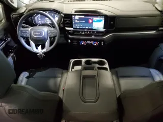 2025 GMC Sierra 1500 SLT z VIN 1GTUUDED0SZ240561, wystawiony jako Copart lot #60465185 z przebiegiem 6 904 mil mil oraz Czysty tytuł • Clean title. Historia ofert i sprzedaży dostępna na DreamBid. Obrazek 8.
