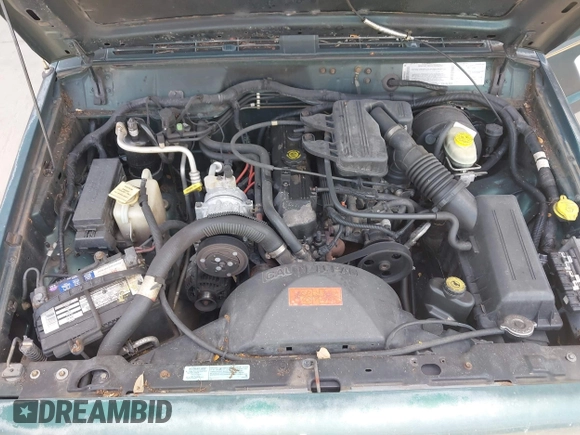 2000 Jeep Cherokee SE z VIN 1J4FT27P0YL185249, wystawiony jako IAAI lot #42650722 z przebiegiem 129 092 mil mil oraz . Historia ofert i sprzedaży dostępna na DreamBid. Obrazek 10.
