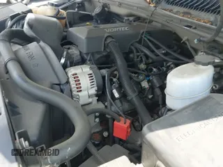2000 Chevrolet Silverado 2500 LS z VIN 1GCFC29U8YZ144325, wystawiony jako IAAI lot #42044006 z przebiegiem 207 522 mil mil oraz . Historia ofert i sprzedaży dostępna na DreamBid. Obrazek 12.