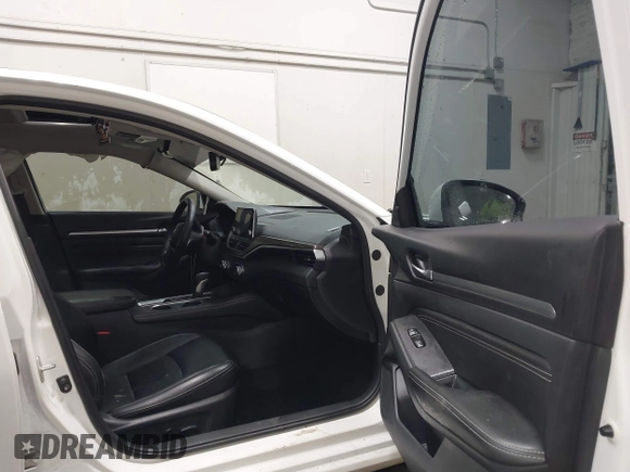 2019 Nissan Altima 2.5 Platinum with VIN 1N4BL4FW7KN304666, listed as a IAAI auction lot 41255237 with 36,863 mi miles. Bid and sale history available at carsss.com. Image 5.