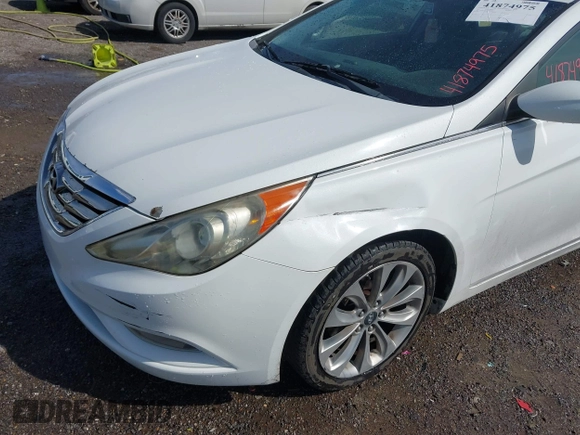 2011 Hyundai Sonata SE with VIN 5NPEC4AC1BH165655, listed as a IAAI auction lot 41874975 with 156,482 mi miles. Bid and sale history available at carsss.com. Image 6.