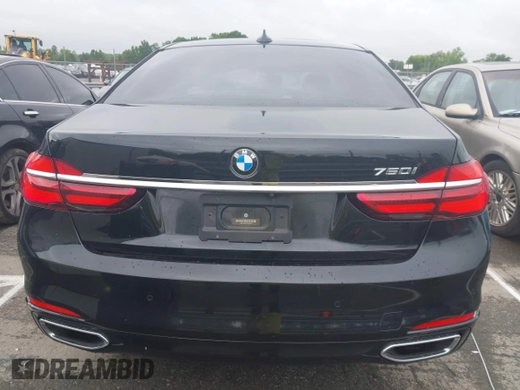 2018 BMW 7 Series 750i z VIN WBA7F0C59JGM23945, wystawiony jako IAAI lot #42236737 z przebiegiem 65 576 mil mil oraz . Historia ofert i sprzedaży dostępna na DreamBid. Obrazek 16.