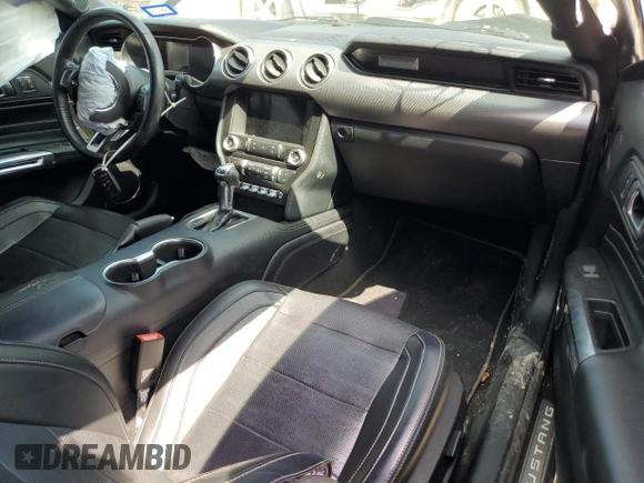 2021 Ford Mustang GT z VIN 1FA6P8CF6M5133204, wystawiony jako Copart lot #54381995 z przebiegiem 73 011 mil mil oraz Szkody całkowita. Historia ofert i sprzedaży dostępna na DreamBid. Obrazek 8.