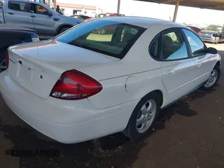 2006 Ford Taurus SE with VIN 1FAFP53U06A134825, listed as a IAAI auction lot 41540700 with 177,640 mi miles. Bid and sale history available at carsss.com. Image 4.