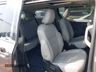 2017 Toyota Sienna XLE with VIN 5TDDZ3DC9HS183372, listed as a IAAI auction lot 42440209 with 112,199 mi miles and . Bid and sale history available at DreamBid. Image 8.