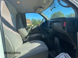 2015 Chevrolet Express Commercial with VIN 1GB0G2CF6F1258151, listed as a Copart auction lot 88178885 with 166,497 mi miles and Clean Title. Bid and sale history available at carsss.com. Image 5.