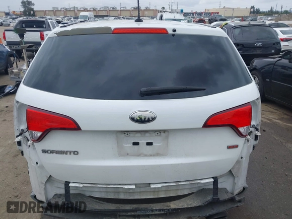 2014 Kia Sorento LX with VIN 5XYKT3A66EG486609, listed as a IAAI auction lot 42040281 with Not Provided miles and . Bid and sale history available at DreamBid. Image 15.
