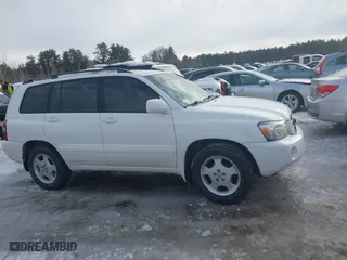 2006 Toyota Highlander w/3rd Row with VIN JTEEP21A560159637, listed as a IAAI auction lot 41628990 with 116,042 mi miles. Bid and sale history available at carsss.com. Image 12.