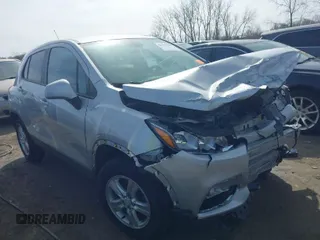 2022 Chevrolet Trax LS with VIN KL7CJNSM2NB502220, listed as a IAAI auction lot 41868558 with 1 mi miles. Bid and sale history available at carsss.com. Image 1.