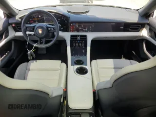 2023 Porsche Taycan z VIN WP0AA2Y16PSA13332, wystawiony jako Copart lot #55297385 z przebiegiem 18 822 mil mil oraz Szkoda całkowita • Salvage title. Historia ofert i sprzedaży dostępna na DreamBid. Obrazek 8.