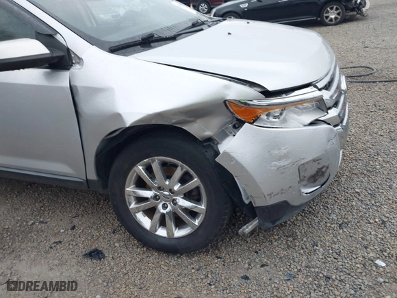 2011 Ford Edge SEL with VIN 2FMDK4JC1BBA91014, listed as a IAAI auction lot 41833499 with 200,150 mi miles. Bid and sale history available at carsss.com. Image 6.